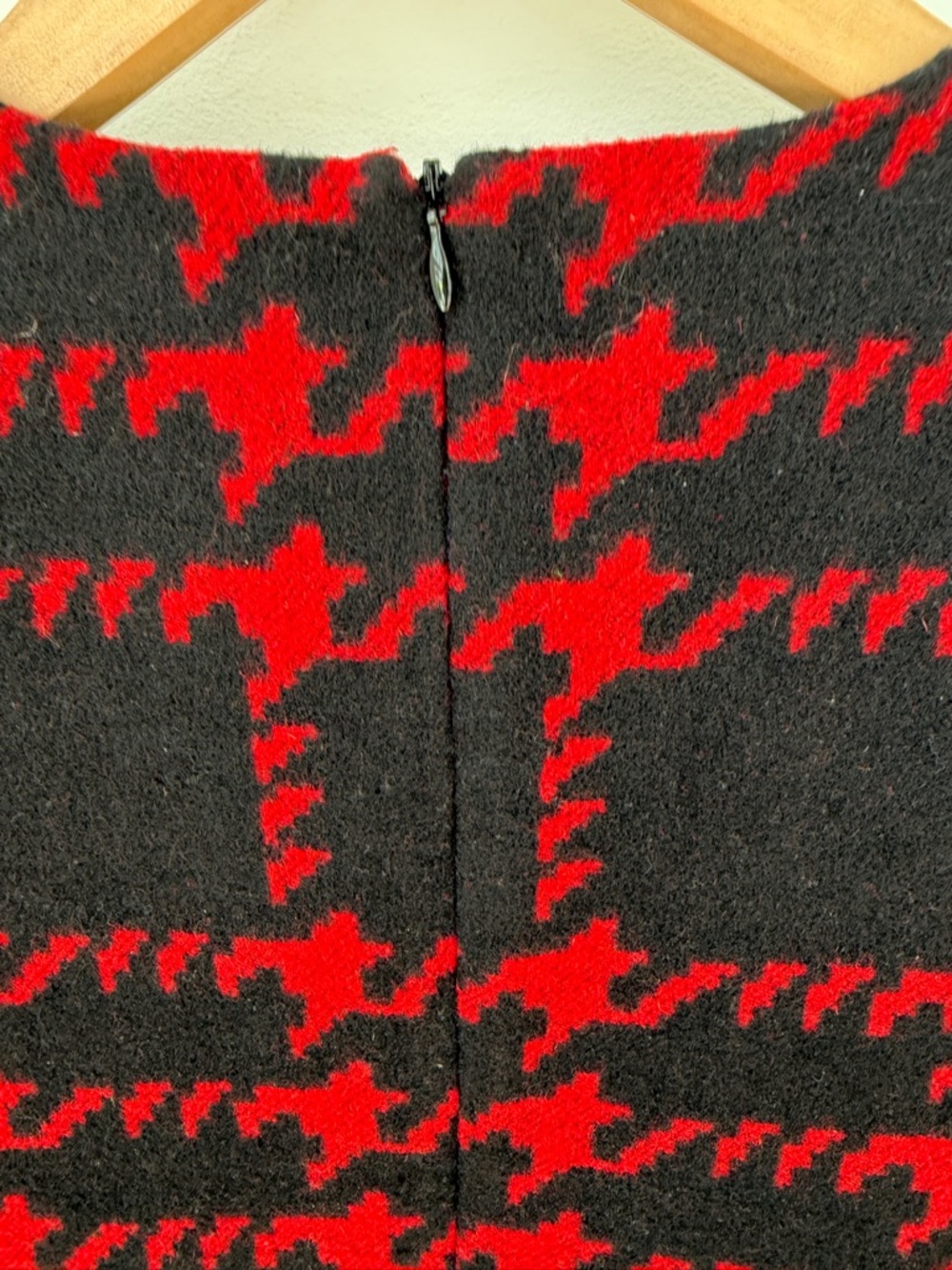 DIANE VON FURSTENBURG Vintage Red and Black Houndstooth 2-Piece Sleeveless Dress - Picture 8 of 9
